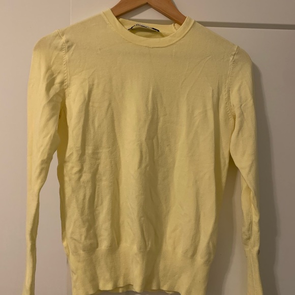 Zara Tops - Zara Long Sleeve Sweater